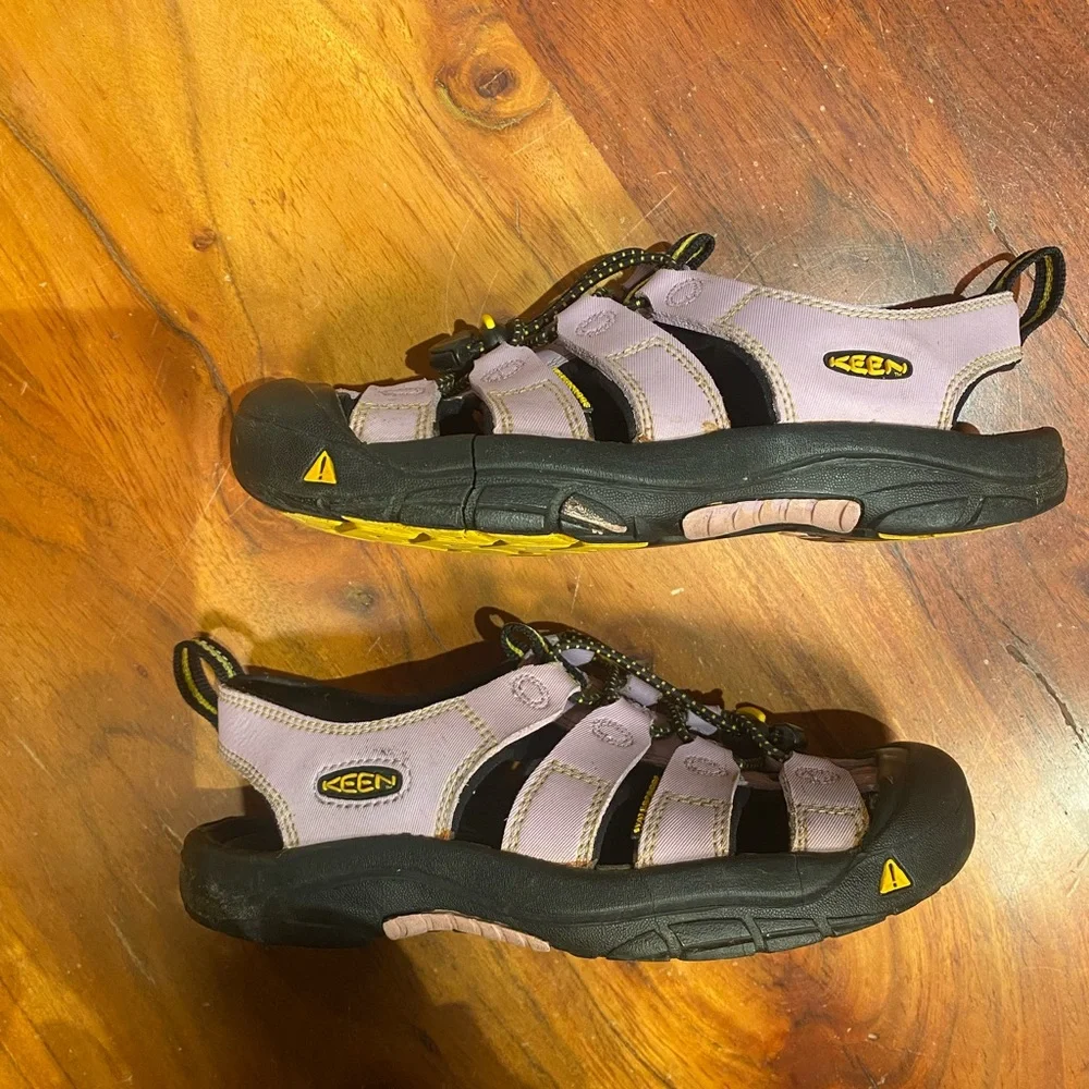 Keen Newport H2 water hiking Sandals women’s size 4